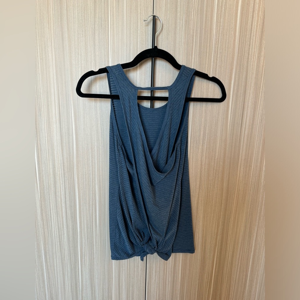 Athleta Workout Top Drapey 2 ways to wear